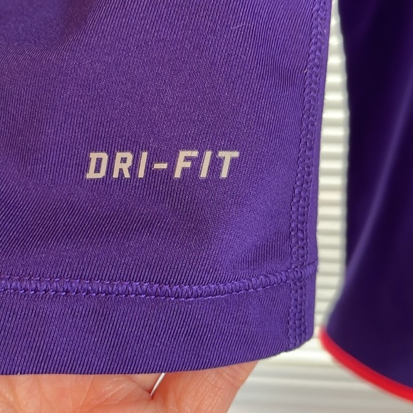 28 Nike Pro 1/2 Zip Running Jacket Sz Small Purple Neon Pink DRIFIT - Picture 7 of 9